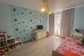 3-к. квартира, 85 м², 13/16 эт.